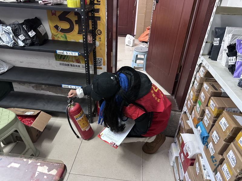 東風(fēng)街道勤儉里社區(qū)：筑牢春節(jié)安全防線，護(hù)航轄區(qū)和諧穩(wěn)定
